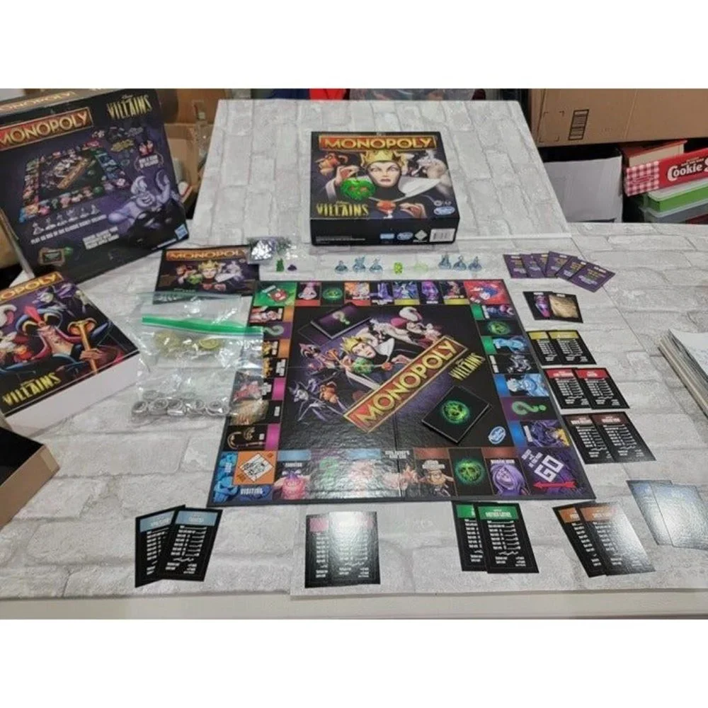 Monopoly: Disney Villains Edition Board Game for Kids Ages 8+ COMPLETE LIKE NEW!